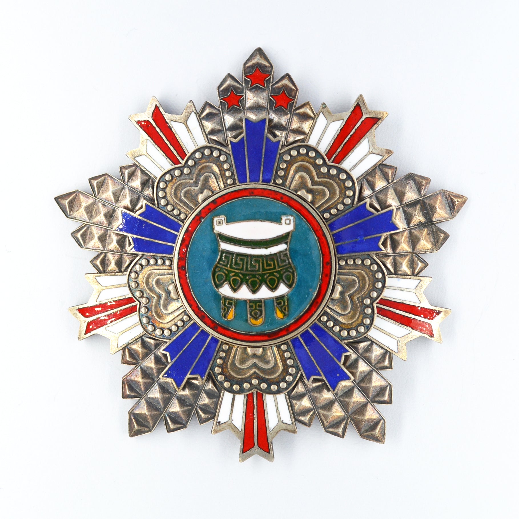 Chinese Republic The Order of the Sacred Tripod First Class detail view 4
