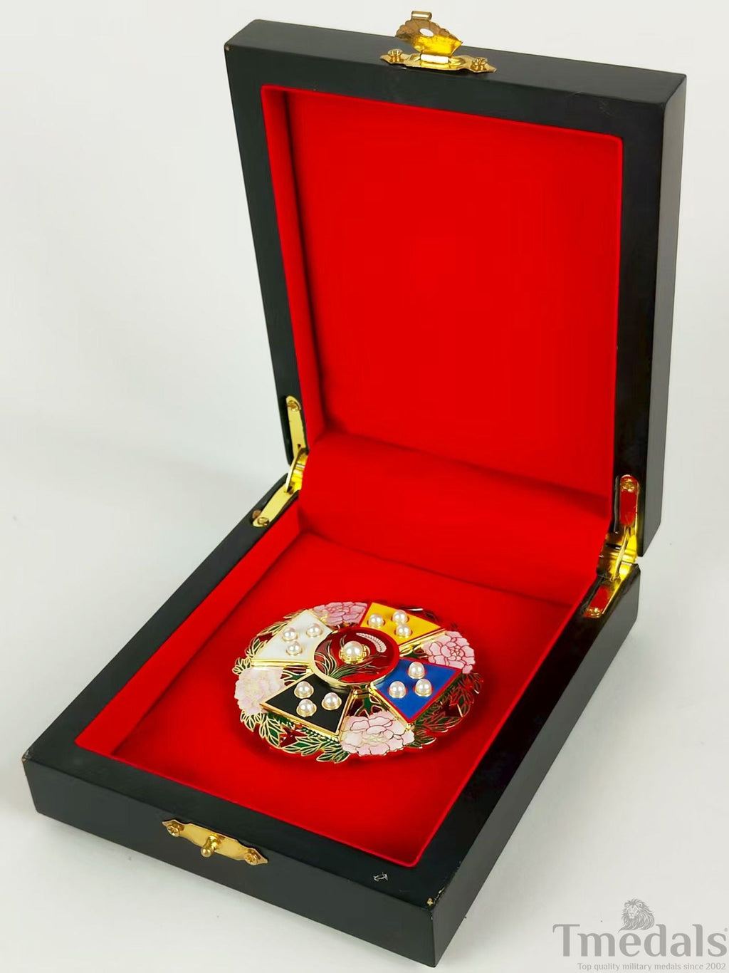 Republic of China Order of Rank and Merit – First Class Medal – Full-Size with Case detail view 6