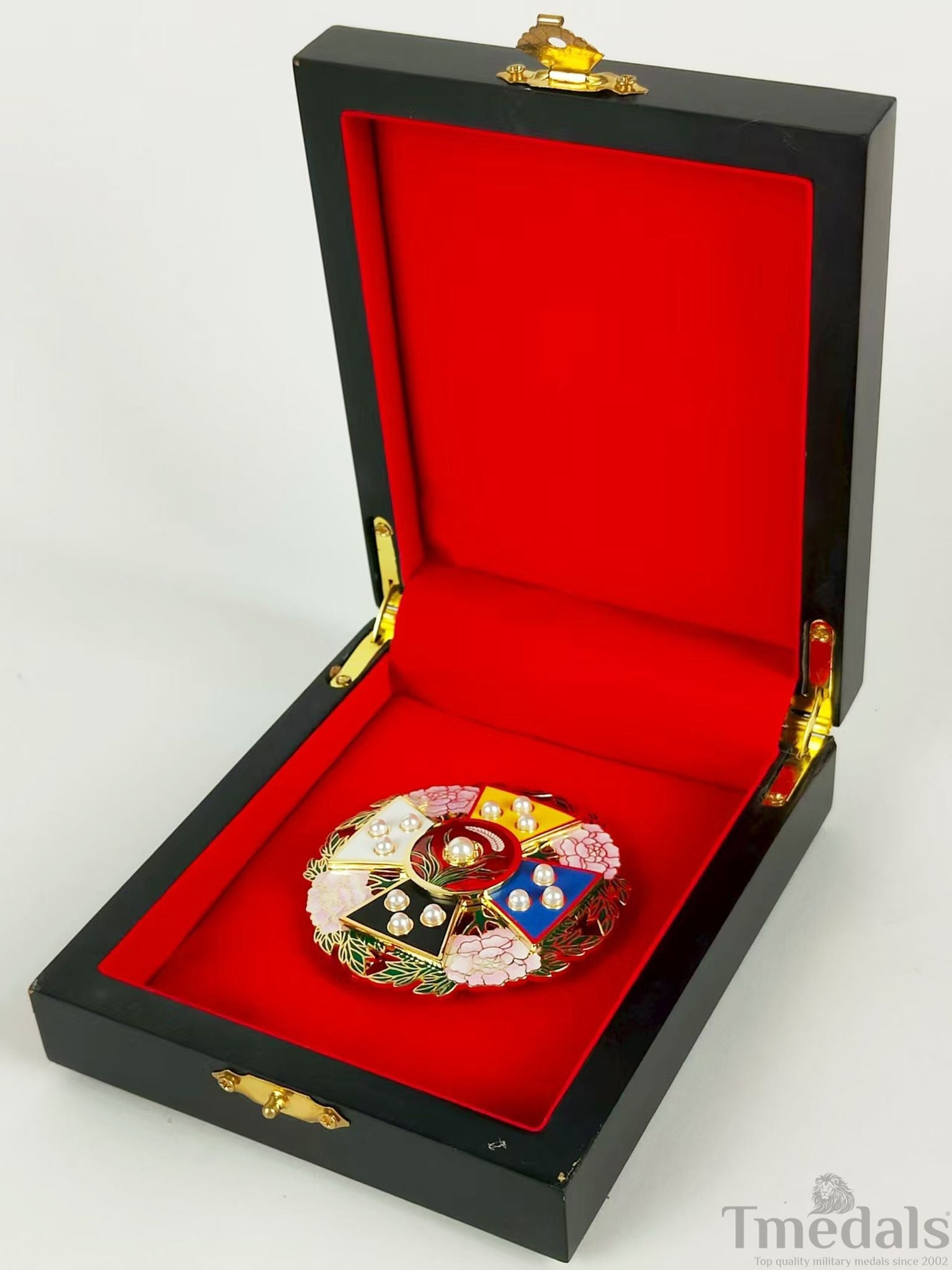 Republic of China Order of Rank and Merit – First Class Medal – Full-Size with Case detail view 6
