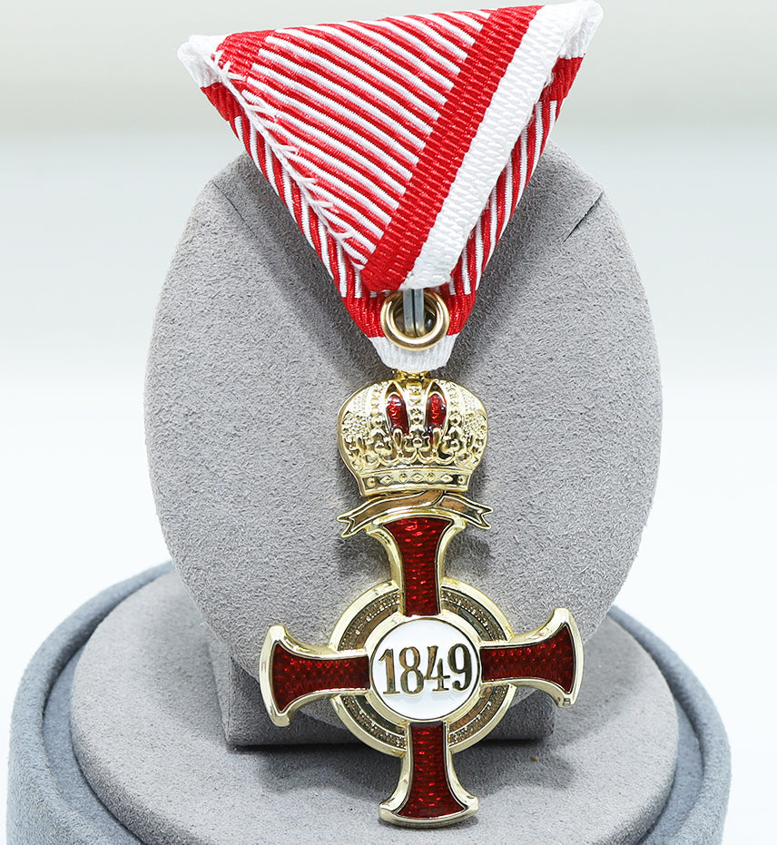 Austro-Hungarian Golden Cross of Merit with Crown 1849 FJ with Swords detail view 4