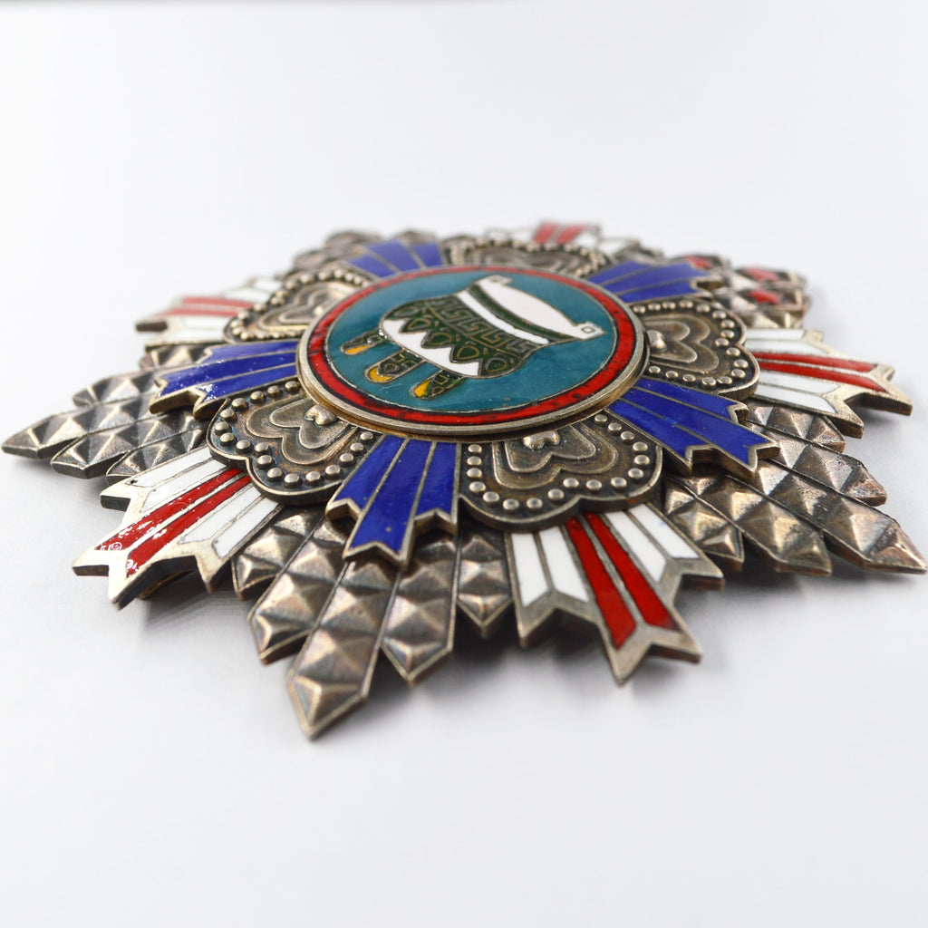 Chinese Republic The Order of the Sacred Tripod First Class detail view 6