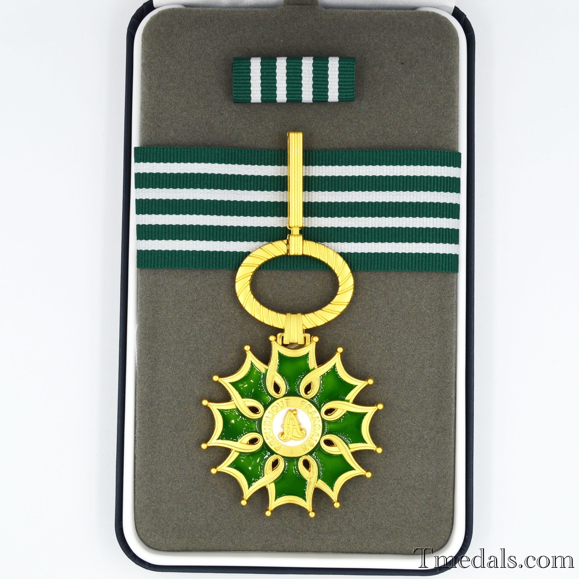 French Order of the Arts and Letters Commander Degree – Full-Size with Case reproduction