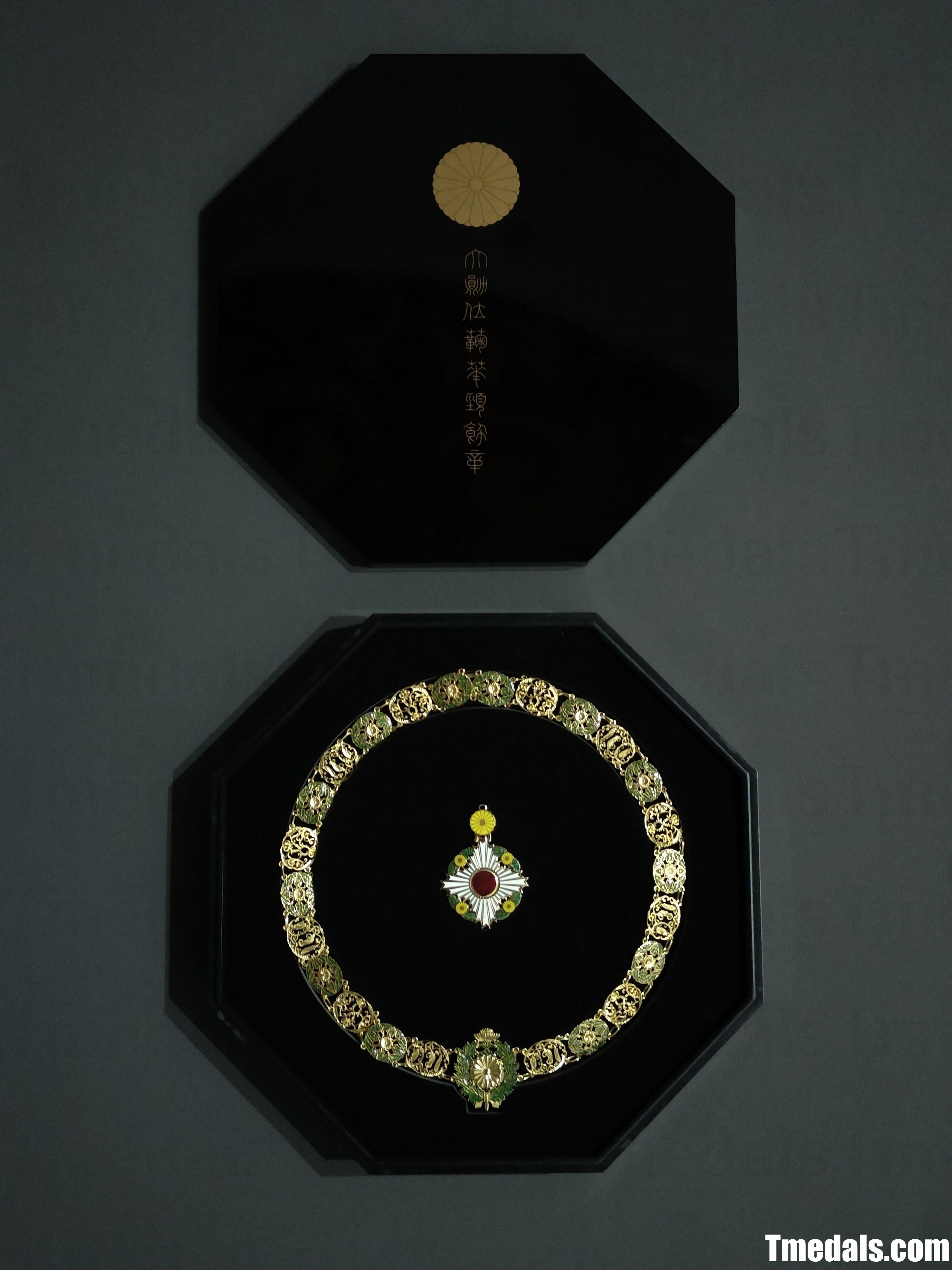 Japan Grand Cordon of the Order of the Chrysanthemum – Full (Copper + Hard Enamel) detail view 22