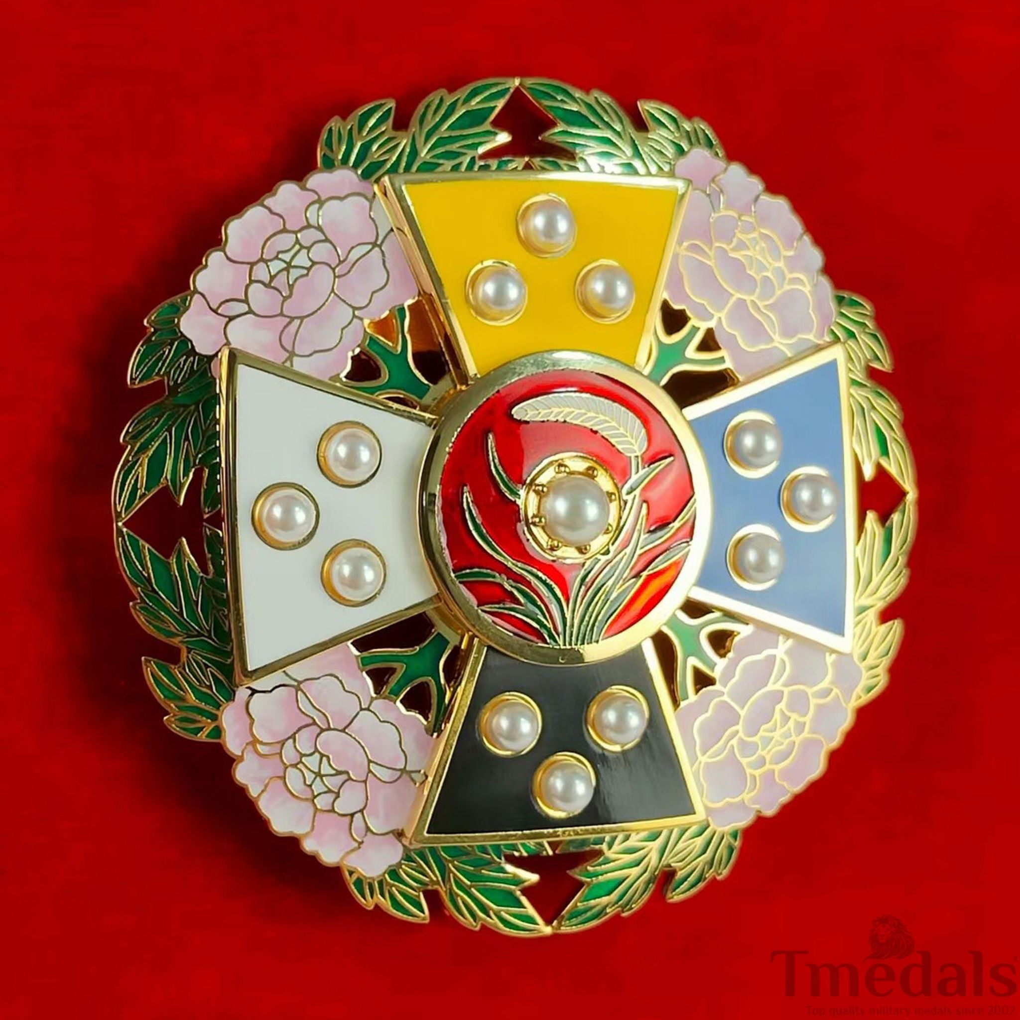 Republic of China Order of Rank and Merit – First Class Medal – Full-Size with Case detail view 5
