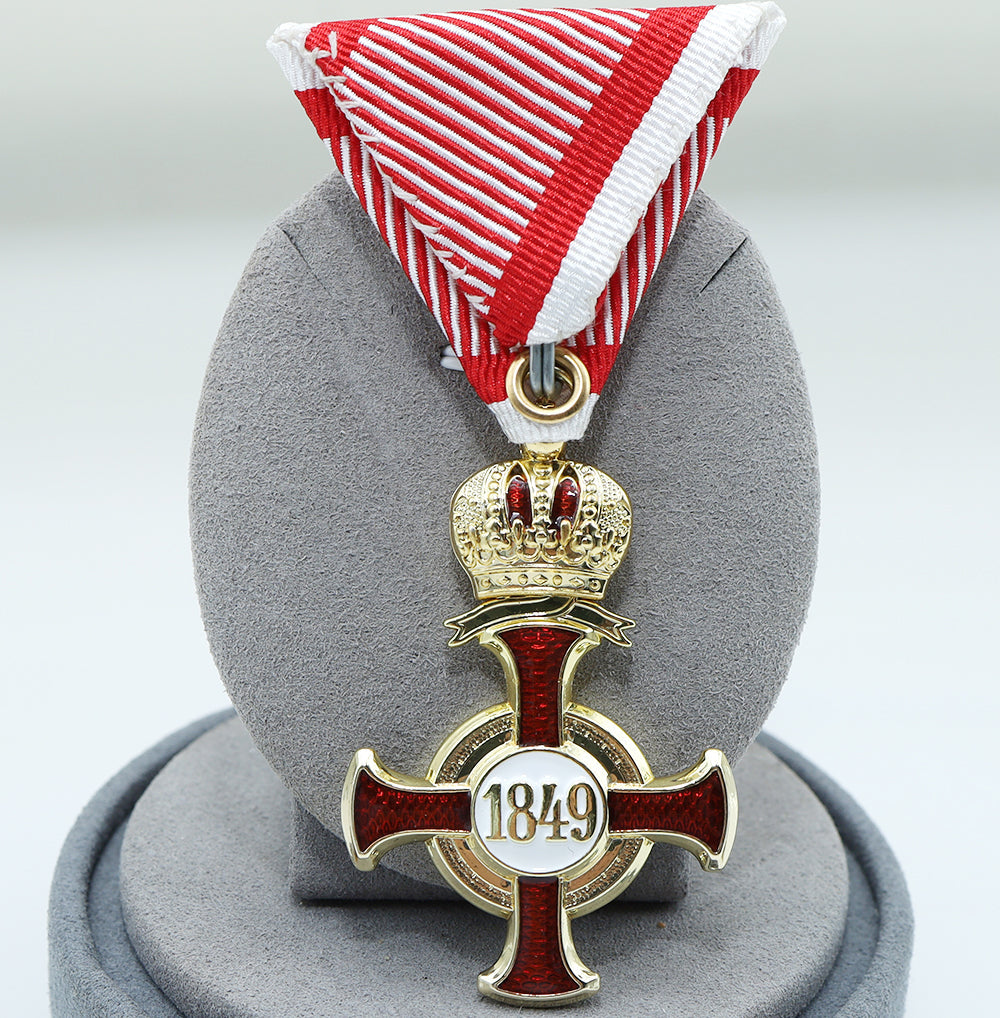 Golden Cross of Merit with Crown 1849 Austria-Hungary FJ Order Medal detail view 4