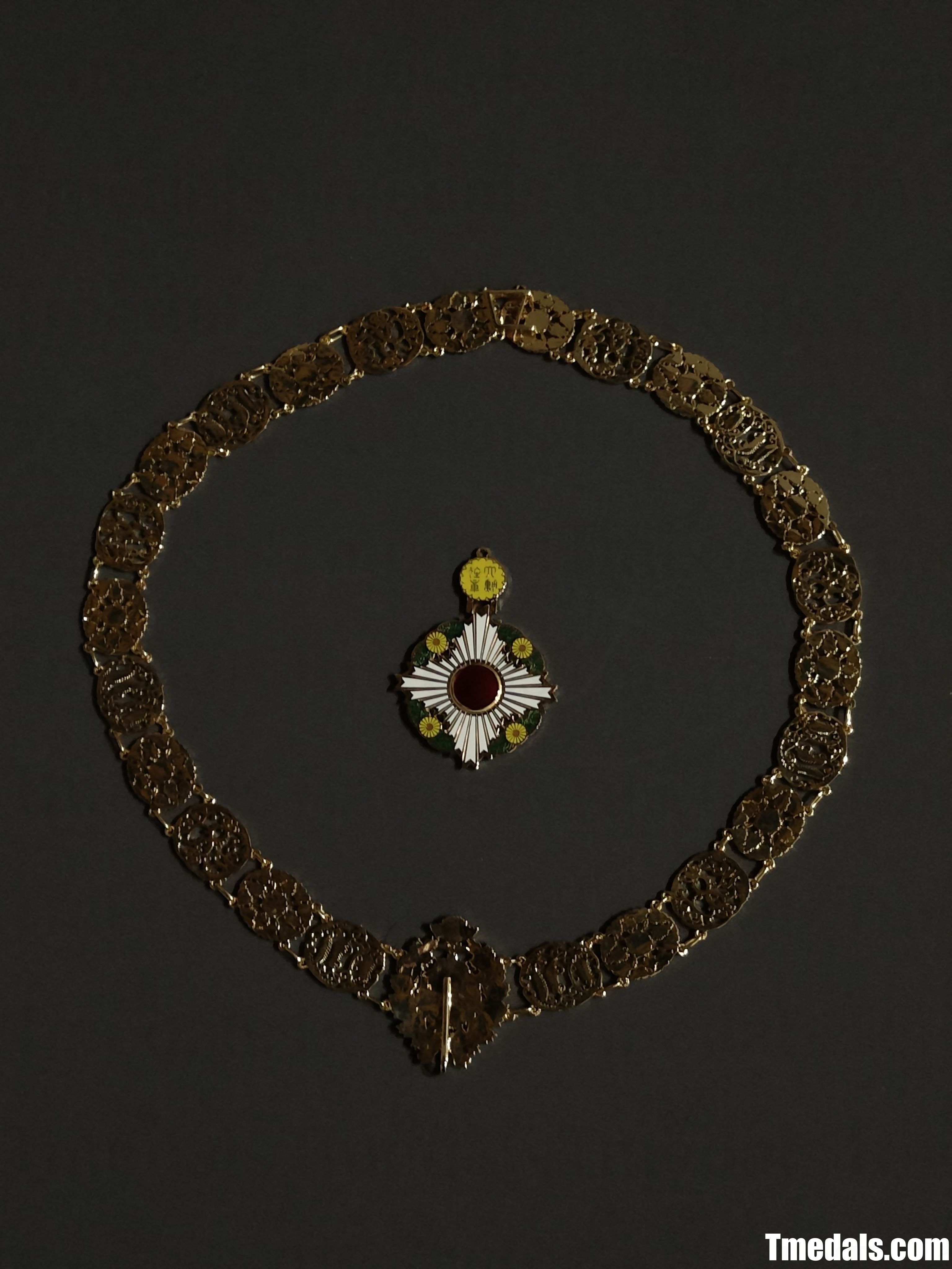 Japan Grand Cordon of the Order of the Chrysanthemum – Full (Copper + Hard Enamel) detail view 10