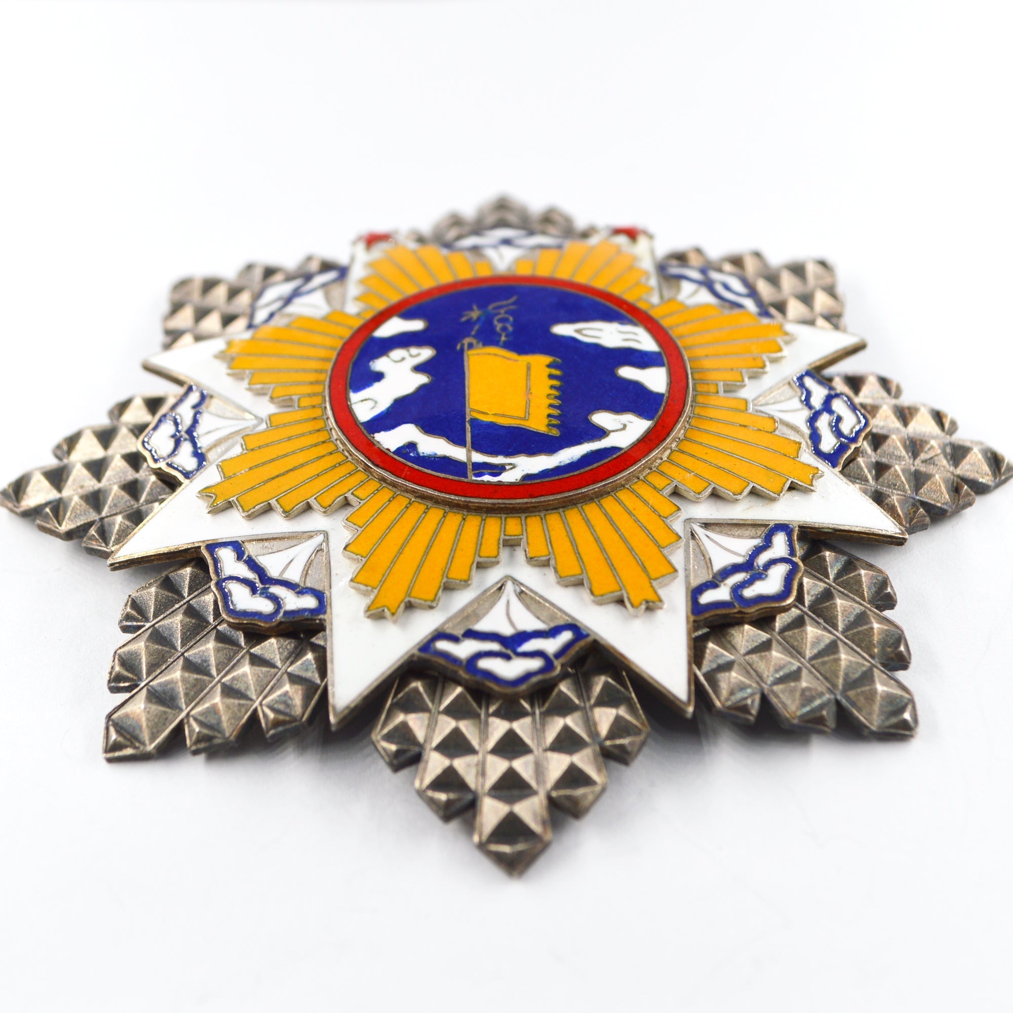 Chinese Republic Order of the Cloud and Banner Second Class detail view 8