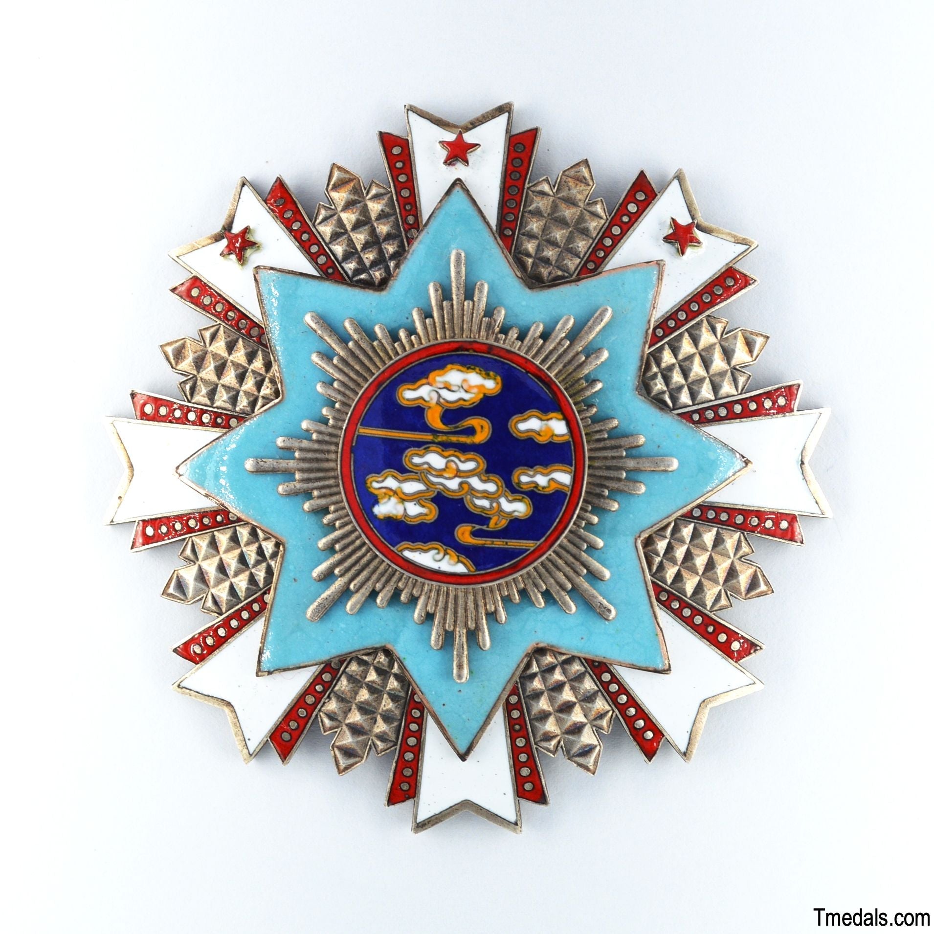 Chinese Republic – Order of Propitious Clouds Breast Star – Full-Size detail view 3