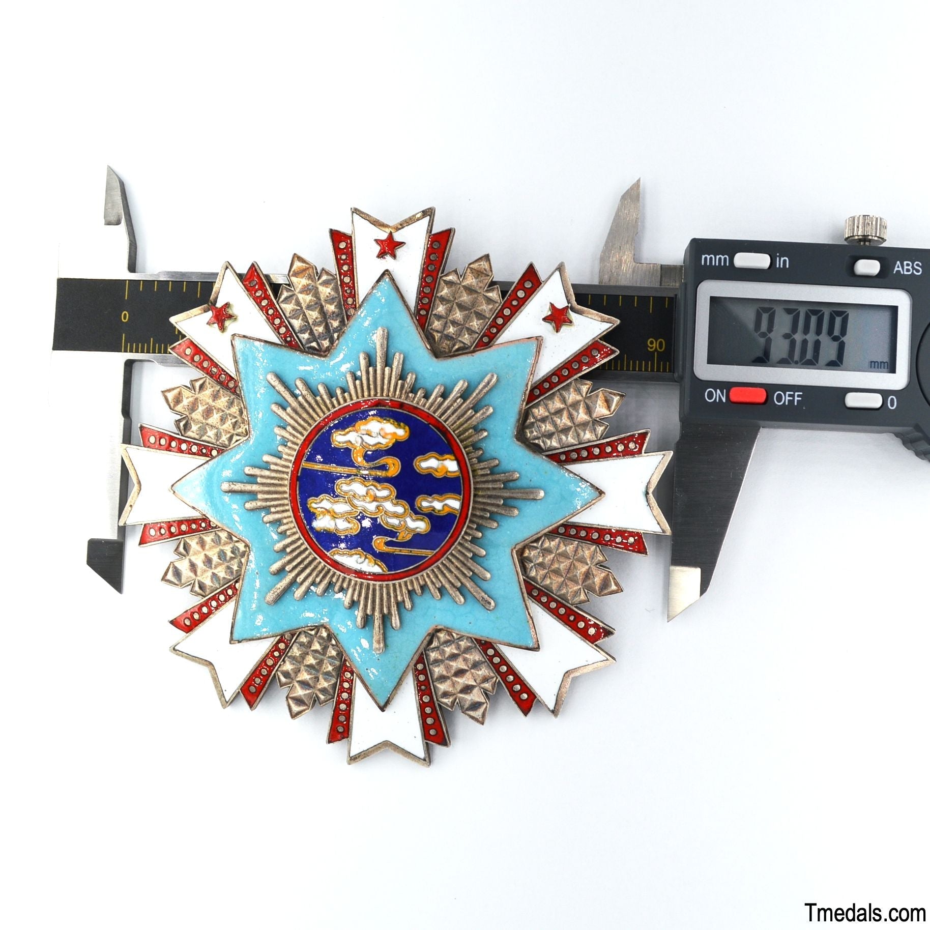 Chinese Republic – Order of Propitious Clouds Breast Star – Full-Size detail view 4