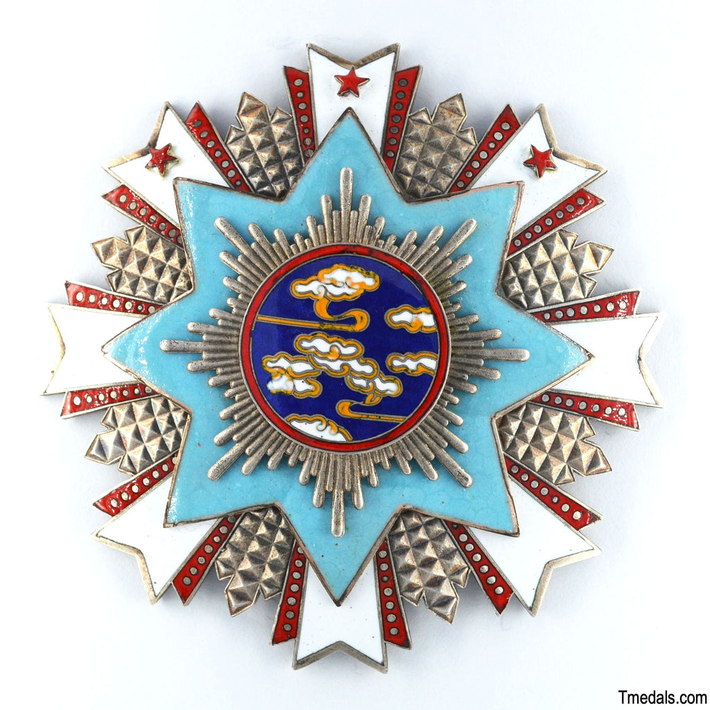Chinese Republic – Order of Propitious Clouds Breast Star – Full-Size detail view 6
