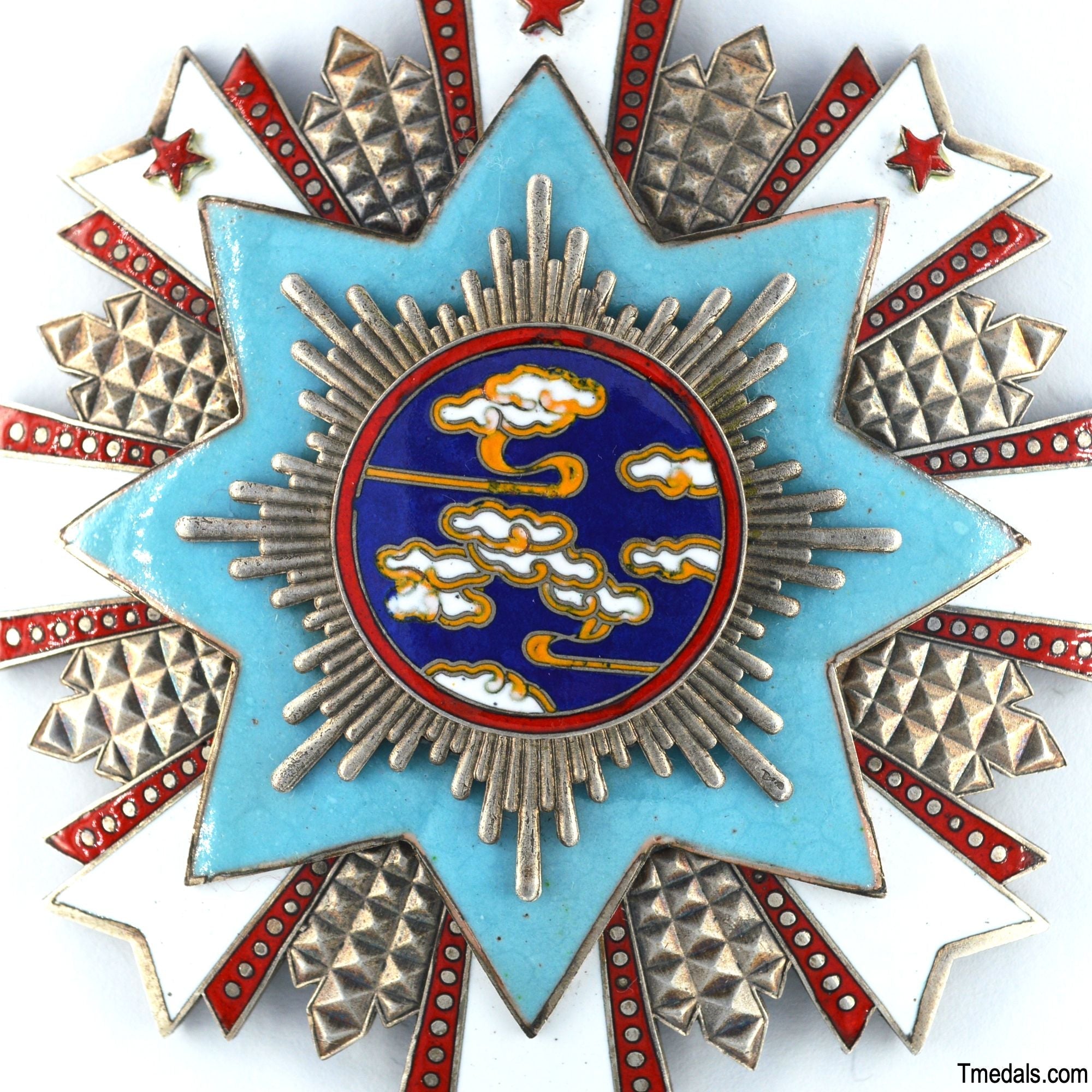 Chinese Republic – Order of Propitious Clouds Breast Star – Full-Size detail view 7