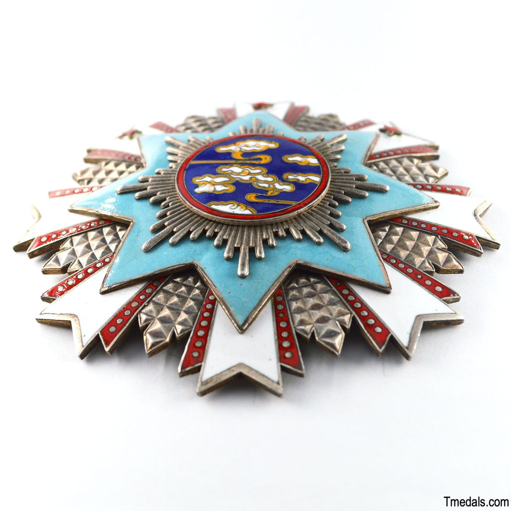 Chinese Republic – Order of Propitious Clouds Breast Star – Full-Size detail view 9